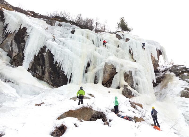 Corso base di cascate di ghiaccio 2022